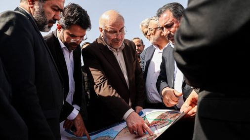 گزارش تصویری/ بازدید میدانی دکتر قالیباف از جاده در حال احداث آران و بیدگل به گرمسار